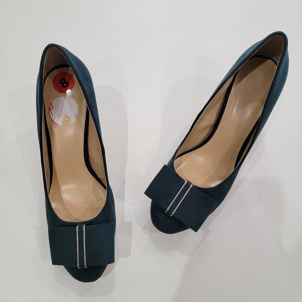 Expression Peacock Color Bow Women's Shoes Size 8